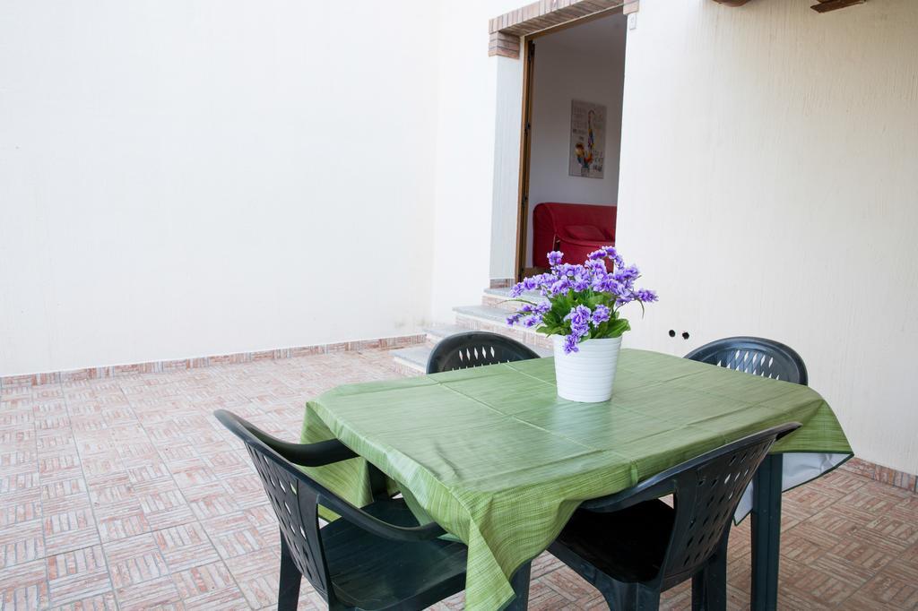 Appartamenti Torre Di Bari 巴里萨尔多 外观 照片