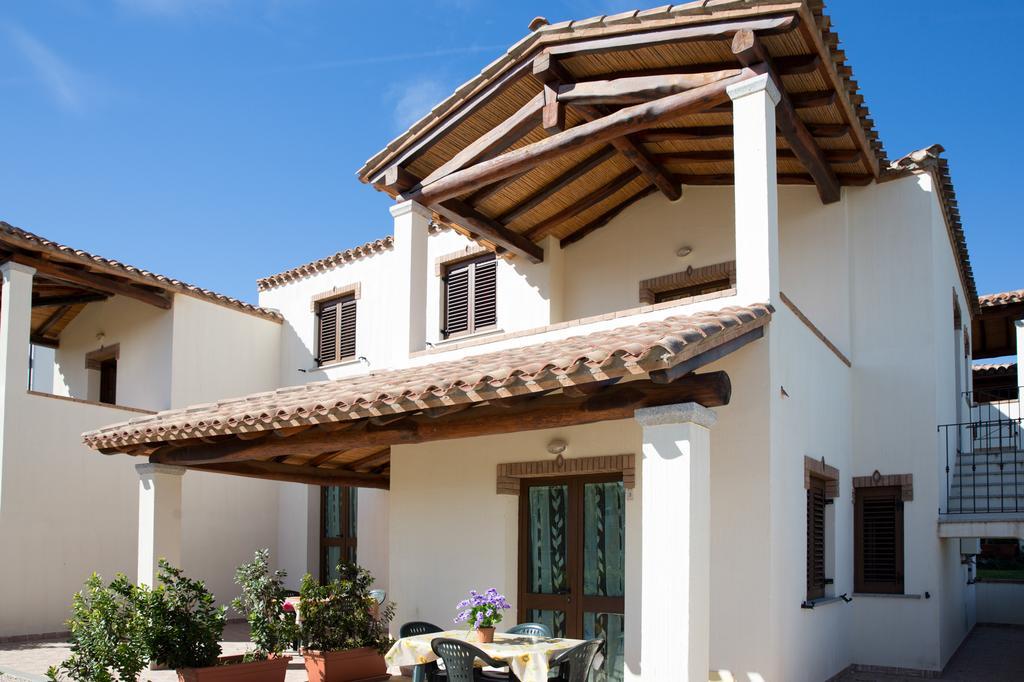 Appartamenti Torre Di Bari 巴里萨尔多 外观 照片